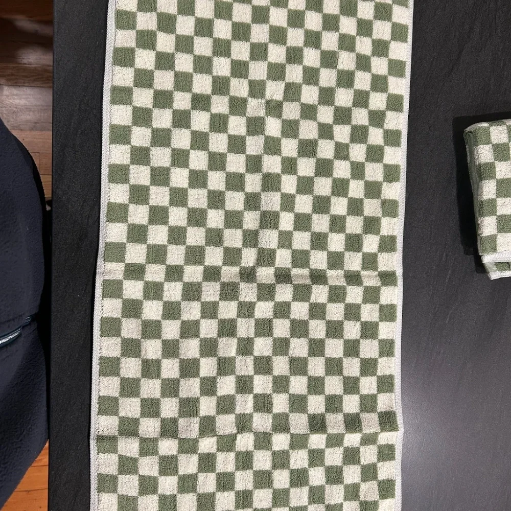 NEW Bathroom Hand Towels (2 pack)